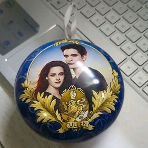 THE TWILIGHT SAGA BREAKING DAWN PART 2 ORNAMENT